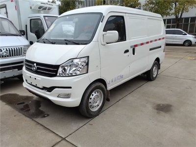 國六 重慶長(zhǎng)安V3面包冷藏車